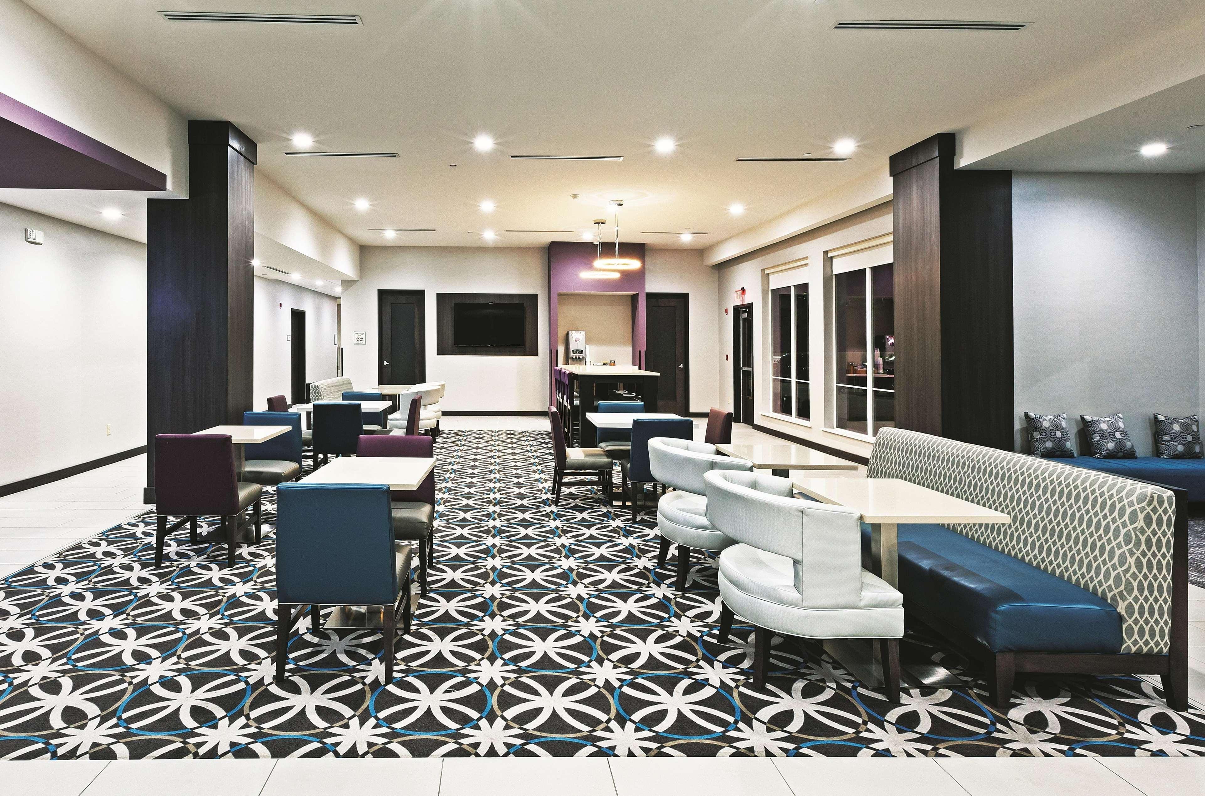 La Quinta By Wyndham Claremore Exterior photo