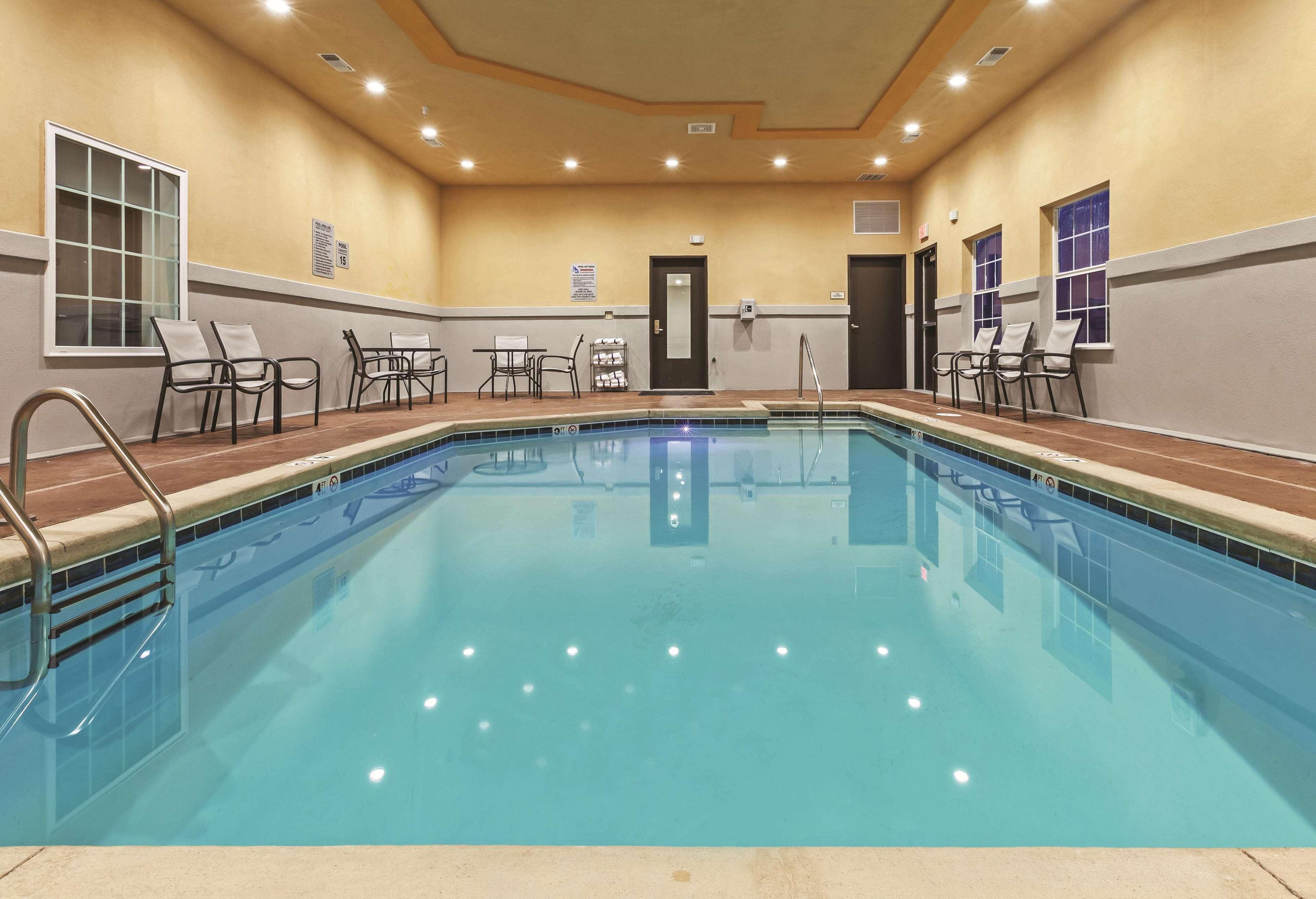 La Quinta By Wyndham Claremore Exterior photo