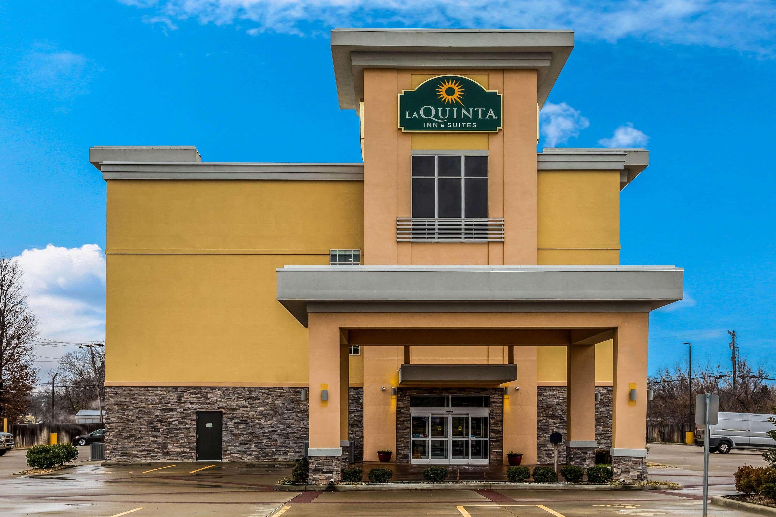 La Quinta By Wyndham Claremore Exterior photo