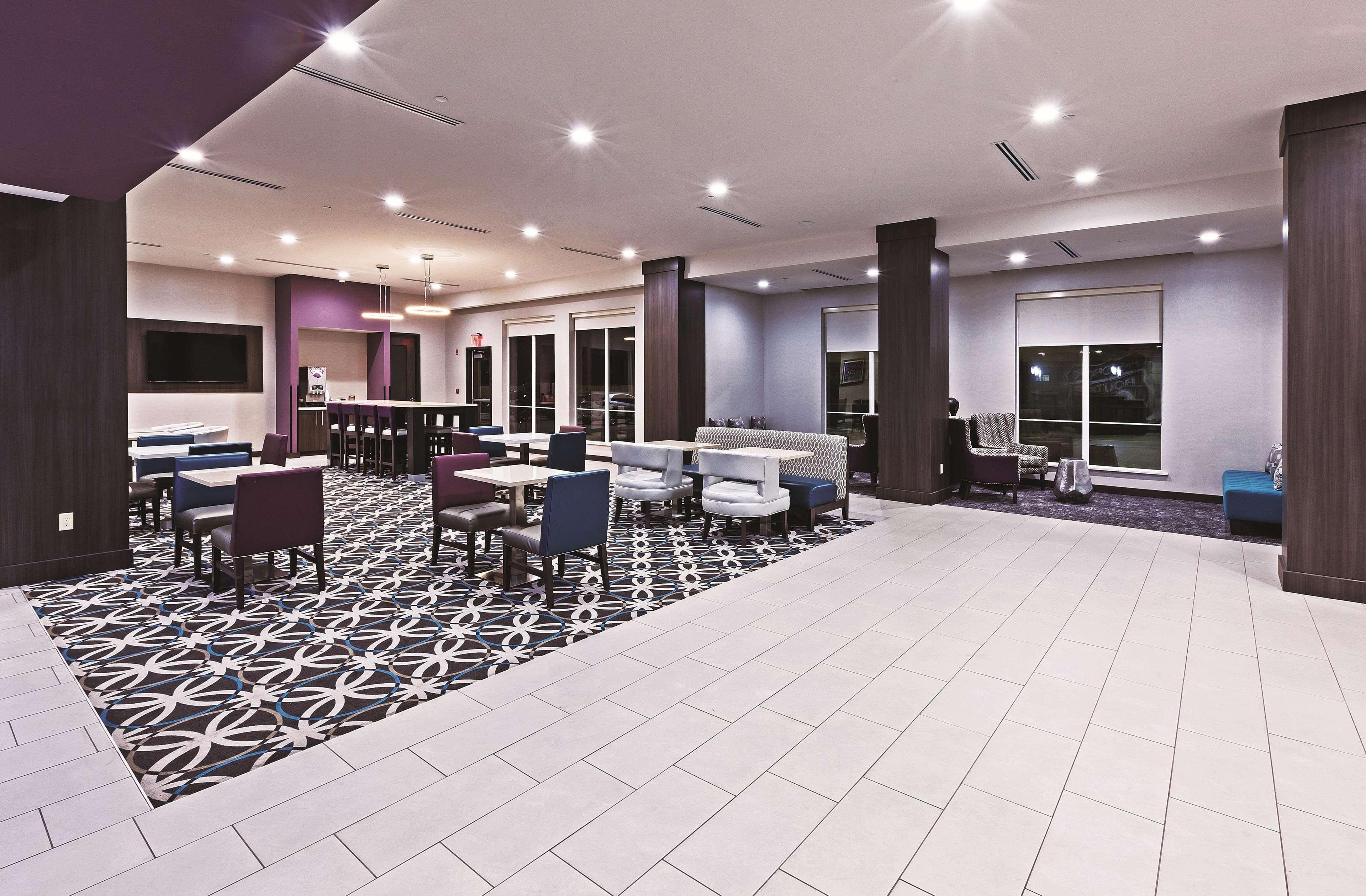 La Quinta By Wyndham Claremore Exterior photo